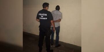 Aterrorizaba a los transeúntes con un arma de fuego y terminó detenido.