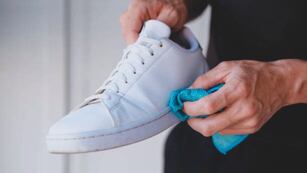 El truco definitivo para dejar como nuevas las suelas de las zapatillas