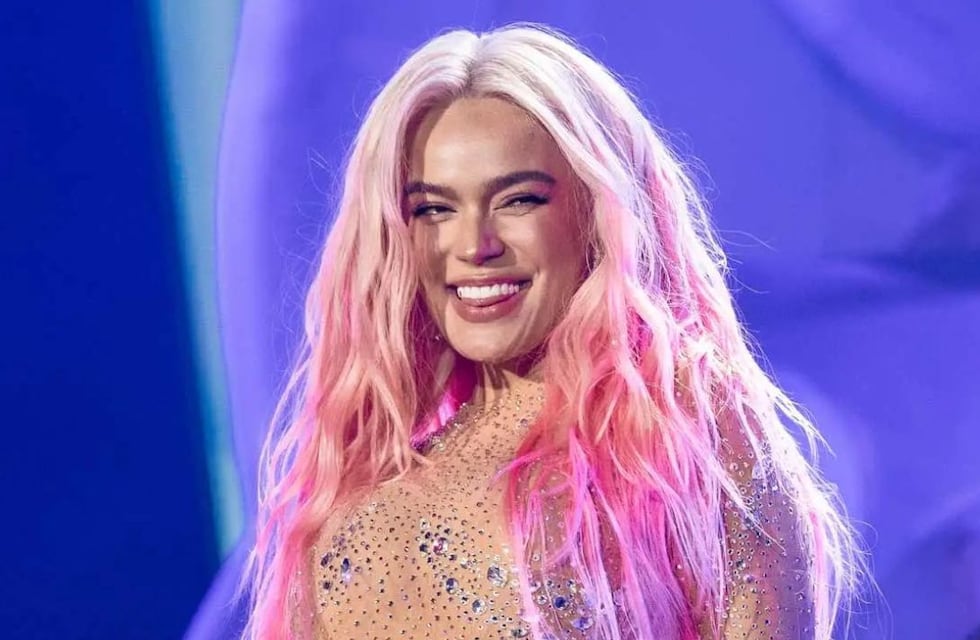 Karol G presumió sus curvas en microbikini amarilla: “Se puso linda”