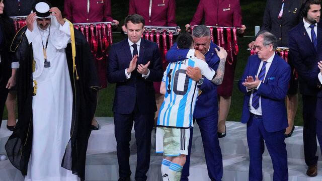 El presidente de la AFA, Claudio Tapia, se reunió con Lionel Messi . (AP)
