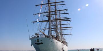 Fragata Libertad en Claromecó