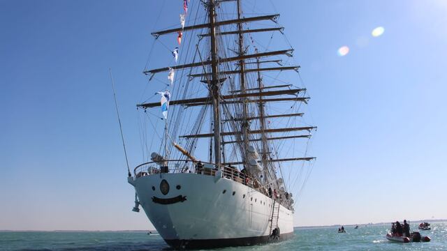 Fragata Libertad en Claromecó