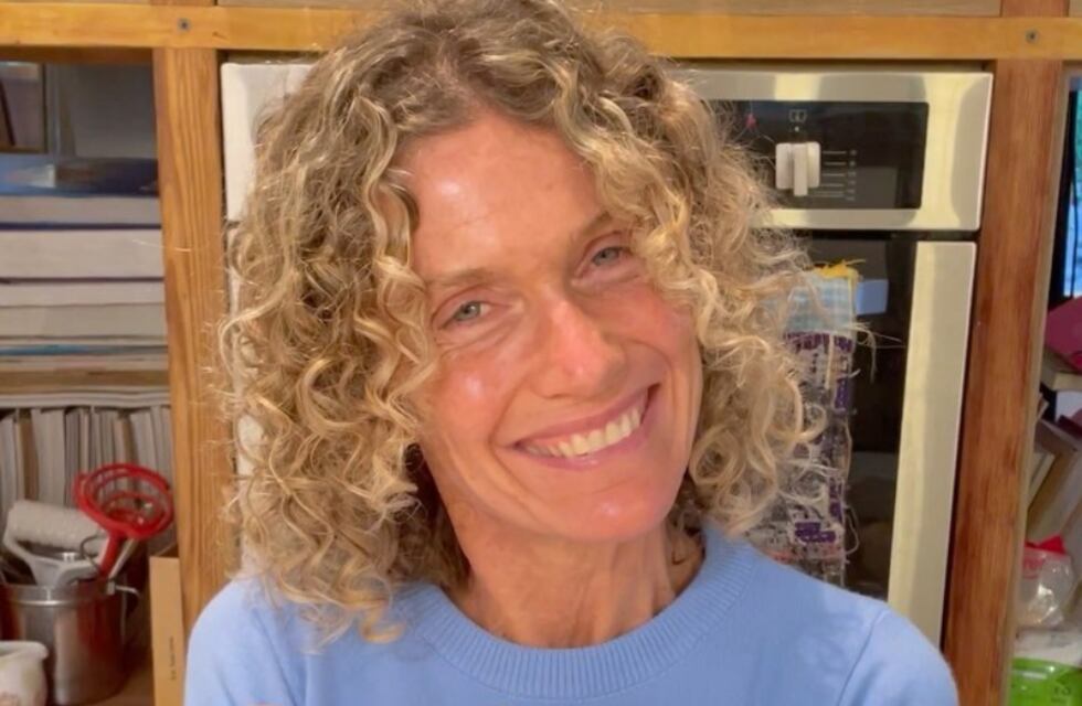 Maru Botana se grabó besando un vidrio y el video se hizo viral en las redes