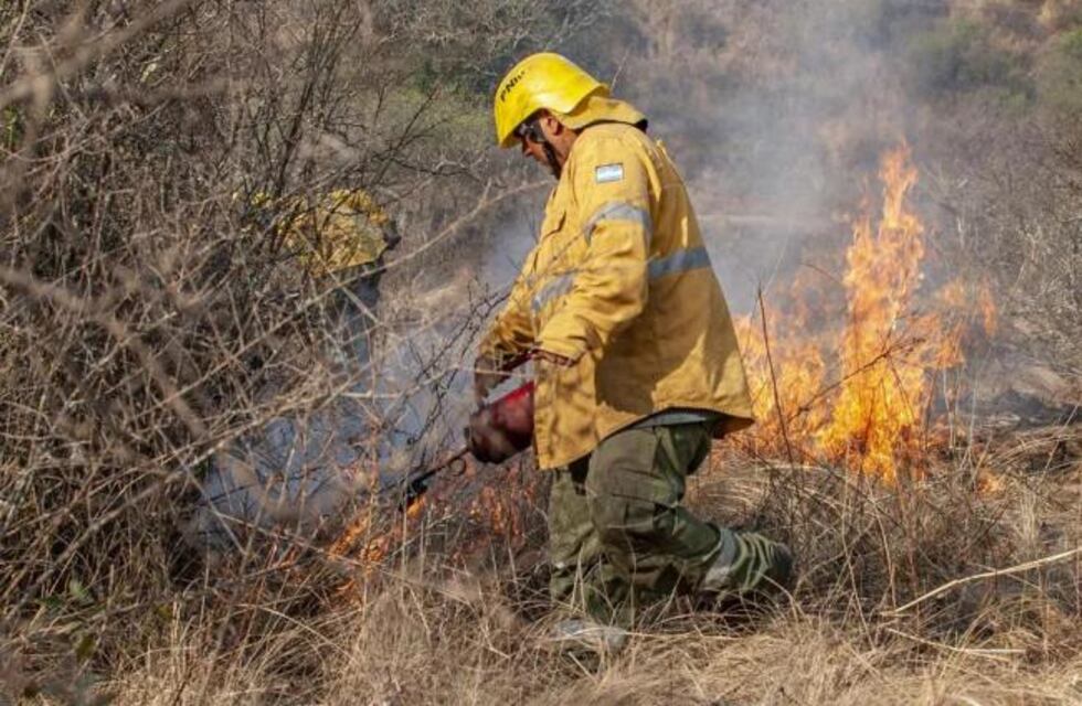 Bomberos debió sofocar diez incendios en cañaverales y pastizales