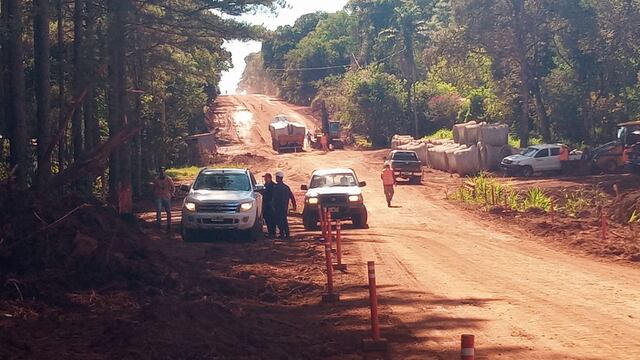 Eldorado: continúan ejecutando obras de asfaltado en diferentes calles.