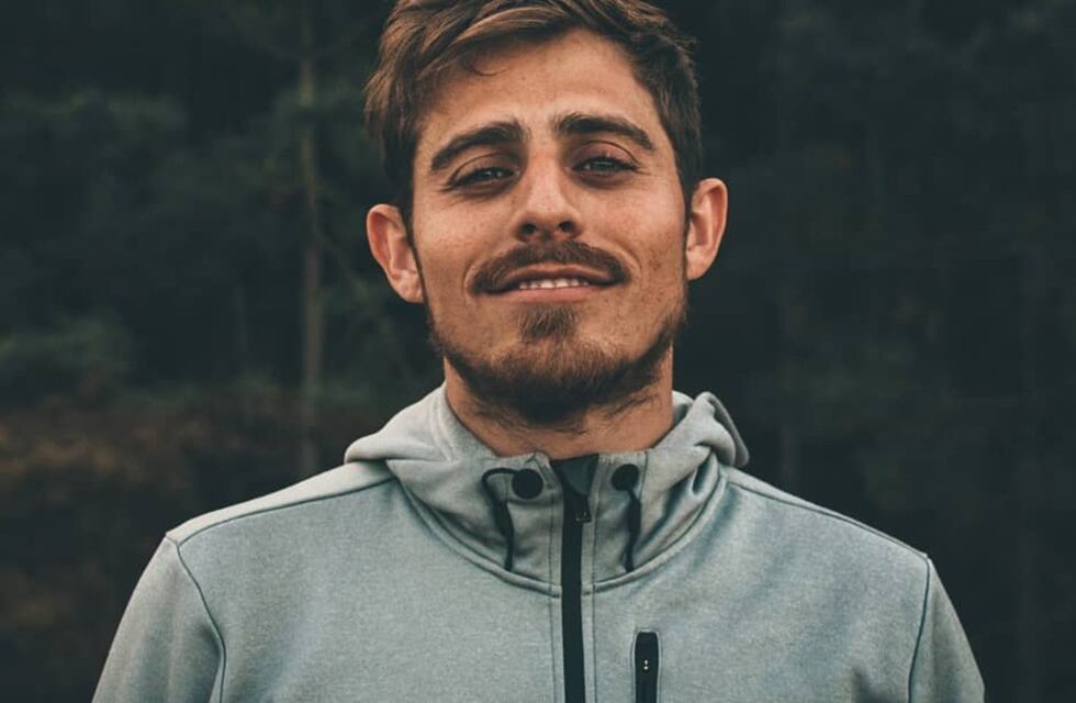 Convirtió el auto en “casa” para poder recorrer el sur argentino