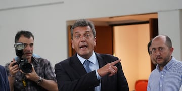 El Frente de Todos no tiene un candidato presidencial y aspira a que el ministro de Economía, si no controla la inflación, al menos acepte encabezar la oferta electoral.