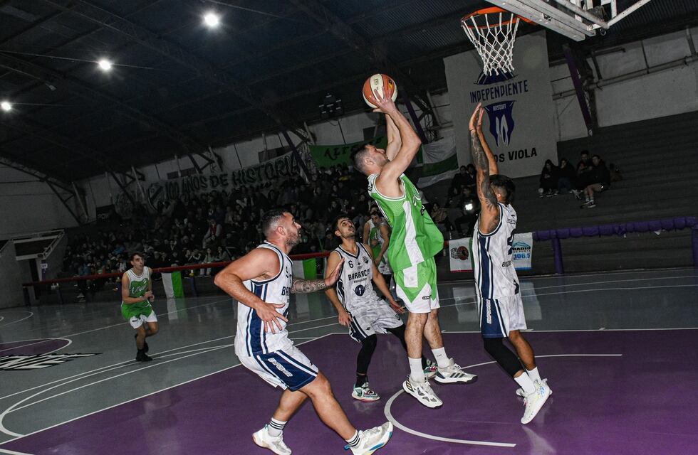 Básquet: Altense recibe a Barracas en un juego clave de semifinales
