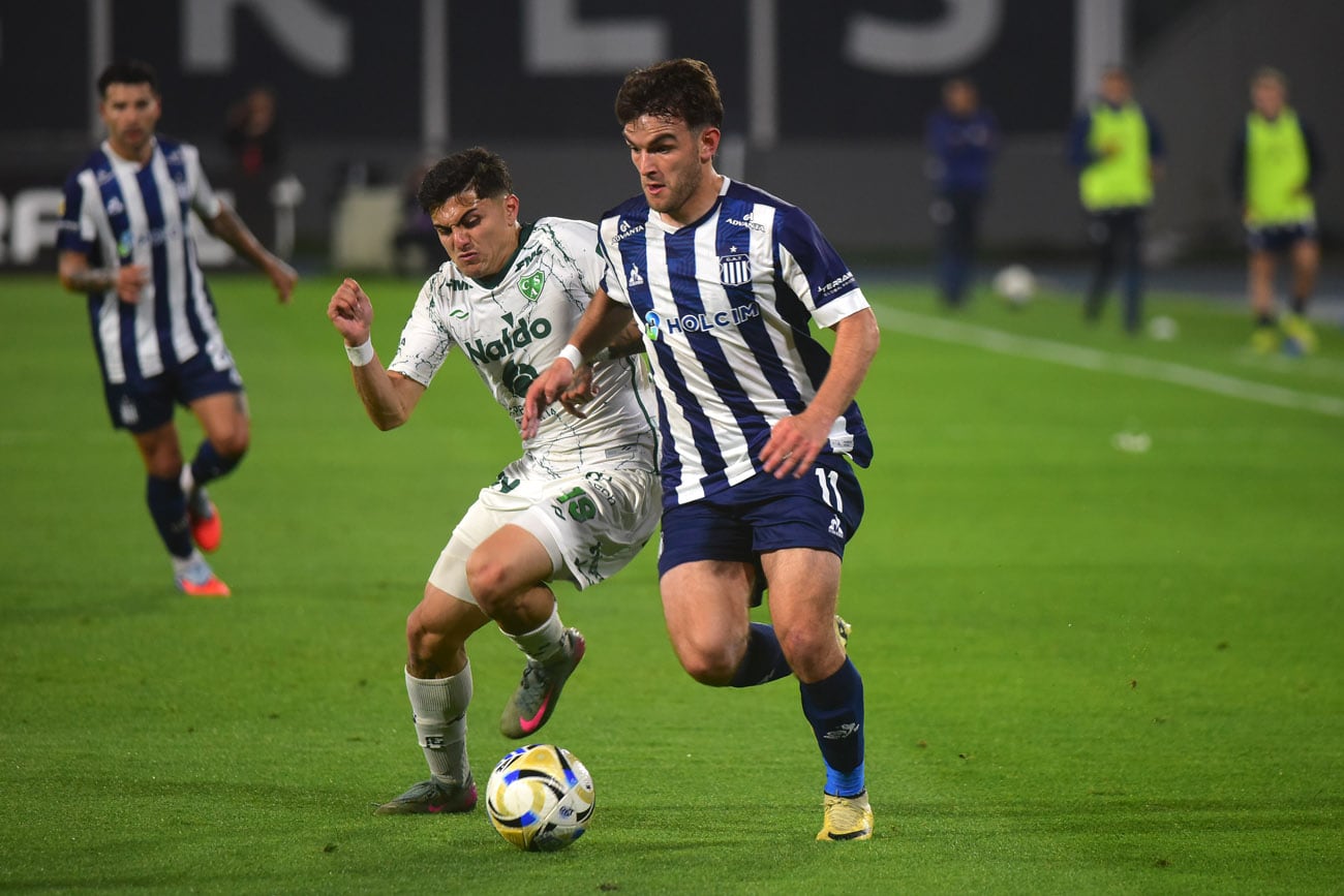 Talleres venció a Sarmiento en el estadio Kempes con gol de Nahuel Bustos.  (Nicolás Bravo / La Voz)
