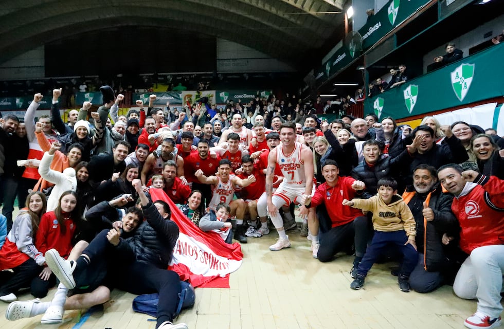 Liga Argentina: Sportivo Suardi dio el golpe, se robó el segundo juego e igualó la serie con Atenas de Córdoba