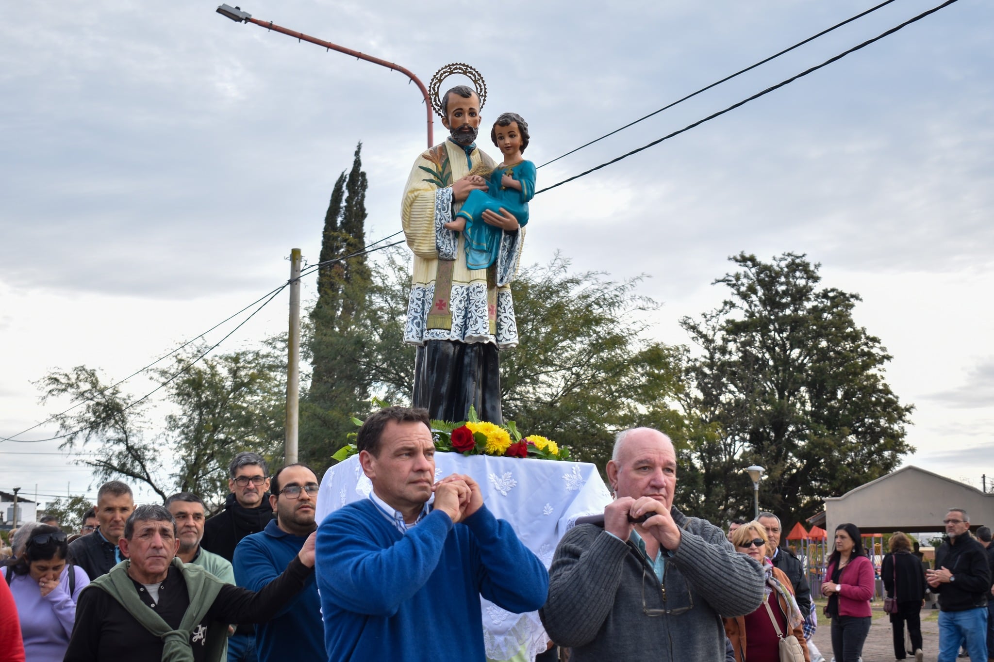 Los fieles de Arroyito celebraron a San Cayetano Santo Patrono del pan y del trabajo