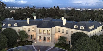 The Manor Mansion