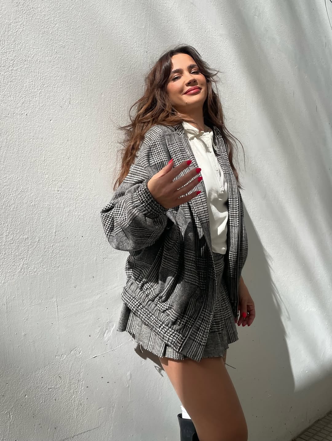 Minifalda y transparencias: Celeste Cid subió la temperatura en Instagram con un look universitario muy sensual