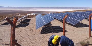 Jujuy aumenta la apuesta a las energías renovables para el desarrollo de pueblos aislados.