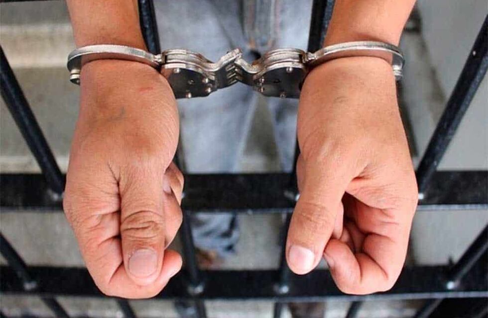 Los detuvieron por robarse un cajón de cerveza de un supermercado