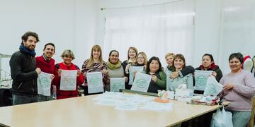 Acuerdo estratégico entre Supermercado Pingüino y Oreja de Negra, para elaborar 1.000 bolsas