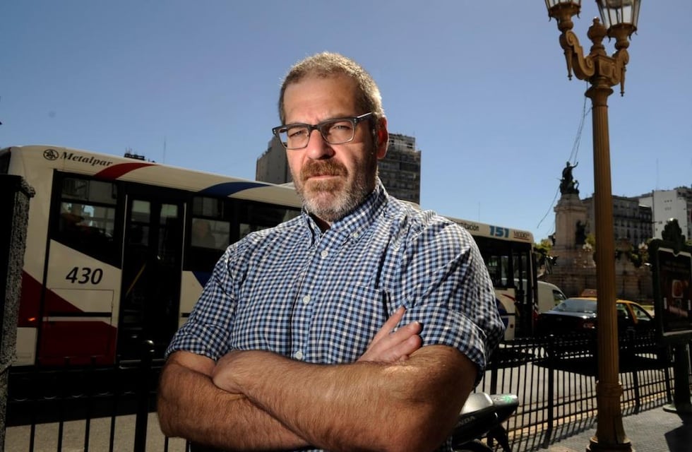 Murió a los 50 años el escritor Carlos Busqued