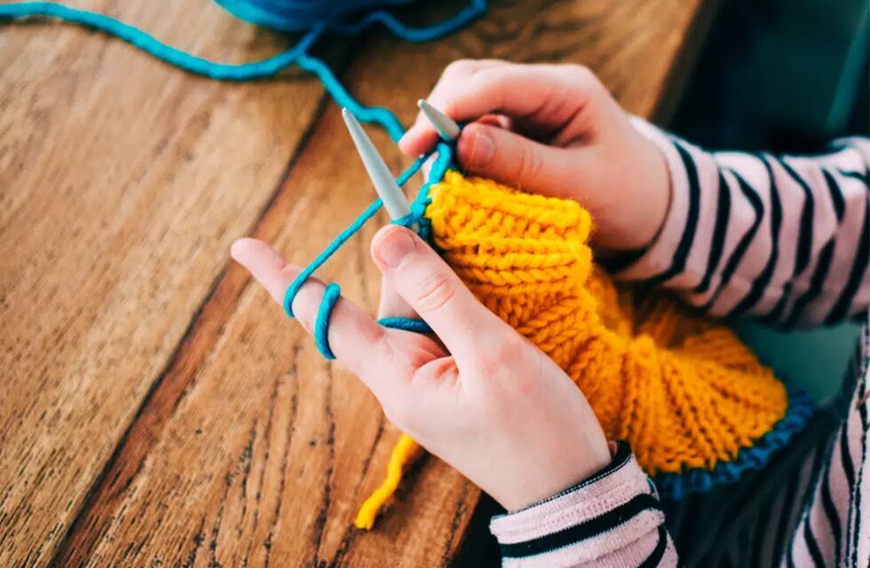 Tejido, huerta, inglés y danza: cuáles son los cursos gratuitos que se ofrecen en los barrios de Córdoba