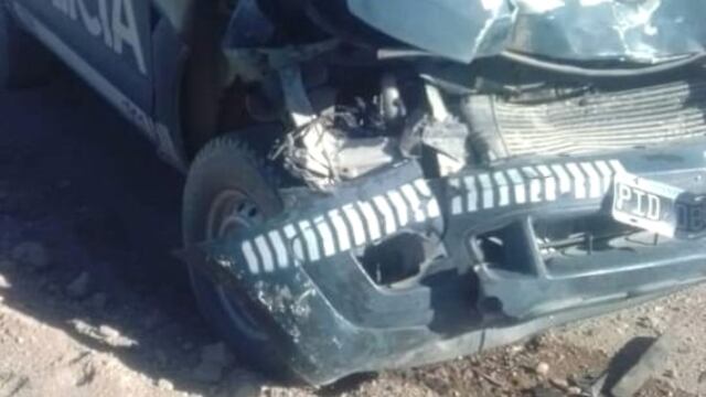 Así quedó la Ford Ranger de la Policía que chocó con el caballo.