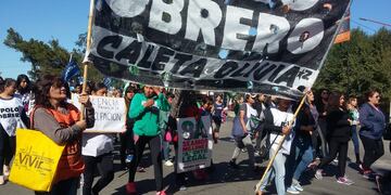 En una jornada nacional, el Polo Obrero se manifestó en Caleta Olivia frente al Ministerio de Desarrollo Social de la Nación