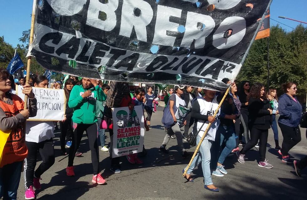 En una jornada nacional, el Polo Obrero se manifestó en Caleta Olivia frente al Ministerio de Desarrollo Social de la Nación