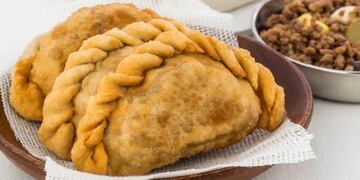 El 8 de abril se conmemora el Día de la Empanada, un ícono de la gastronomía argentina.