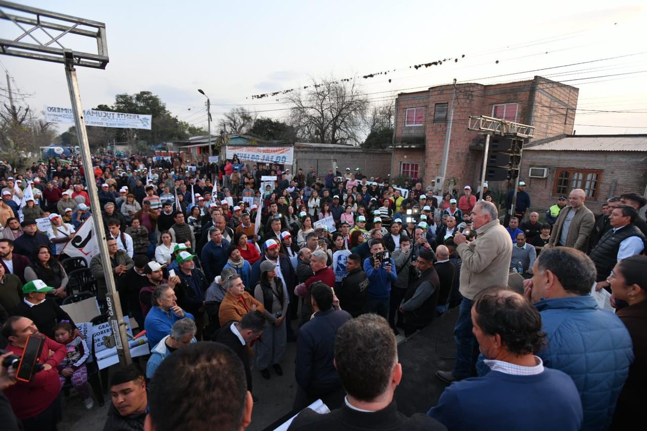 La gestión de Osvaldo Jaldo llegó con más infraestructura, seguridad y maquinaria al sur tucumano. "No son promesas: las obras comienzan de inmediato", subrayó el mandatario.