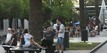 Rafaelinos usan cotidianamente la nueva infraestructura urbana en la renovada Avenida Santa Fe