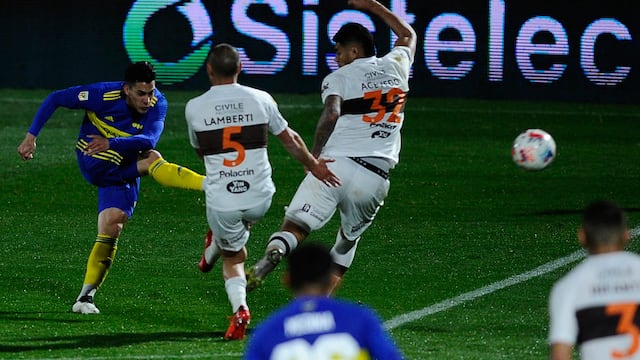 El golazo de Cristian Pavón para el 3-1 de Boca ante Platense. (Fotobaires)