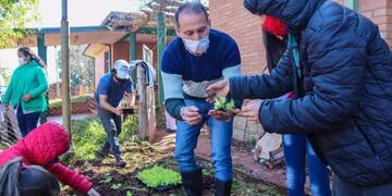 Los niños de la Escuela N°745 fueron capacitados en huerta familiar.