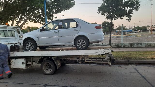 Remis retenido: sin papeles ni habilitación