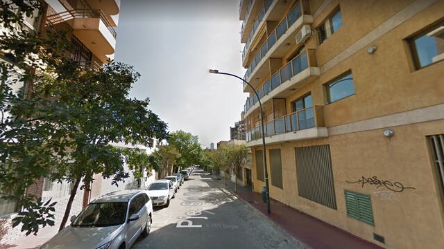 Robaba un departamento, fue descubierto por la Policía y saltó de un tercer piso.