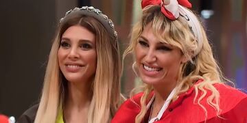 Vicky y Stefy Xipolitakis disfrutaron de sus vacaciones juntas.