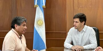 El intendente Leonardo Viotti con el secretario de Protección Civil del Gobierno provincial, Marcos Escajadillo