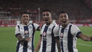 Benavídez y Girotti marcaron los goles de Talleres ante Independiente en Avellaneda. (Federico López Claro / La Voz)