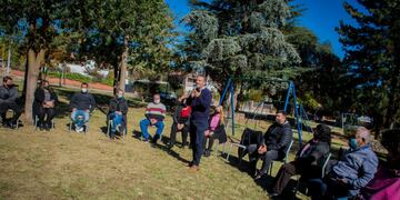 Alianza "Vecinos e Instituciones por la Defensoría", en la presentación de su propuesta en la plaza Belgrano de Villa Carlos Paz.
