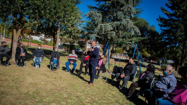 Alianza "Vecinos e Instituciones por la Defensoría", en la presentación de su propuesta en la plaza Belgrano de Villa Carlos Paz.