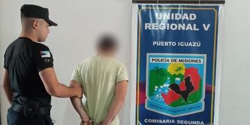 Insólito: robó una pala de una obra en construcción y fue detenido.