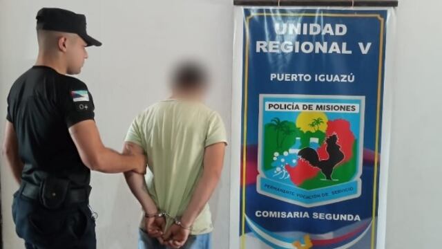 Insólito: robó una pala de una obra en construcción y fue detenido.