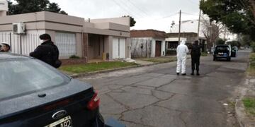 Balean a un policía que se resistió a un asalto y se tiroteó con delincuentes. (Télam)