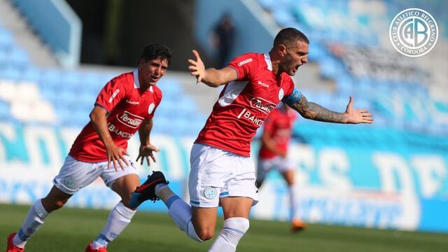 Grito liberado. Pablo Vegetti se sacó la mufa con la nueva camiseta roja, y volvió al gol.
