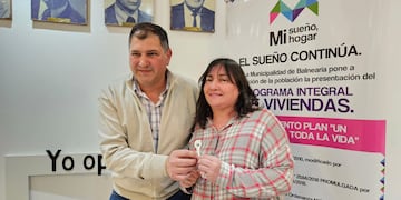 Méndez destacó que restauraron el viejo plan caído "Un Hogar Para Toda la Vida"