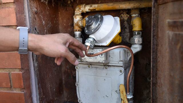 Robo de caños de gas en calle Mármol de barrio General Bustos. (Ramiro Pereyra / La Voz)