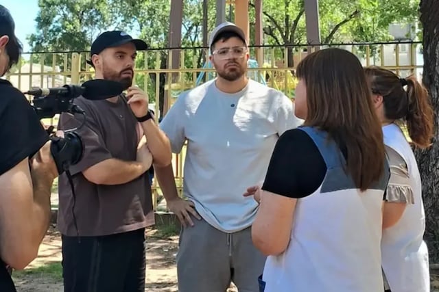 ibai Llanos en Rosario, jutnto a La Cobra