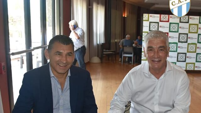 Omar De Felipe oficializó su vínculo con Atlético Tucumán
