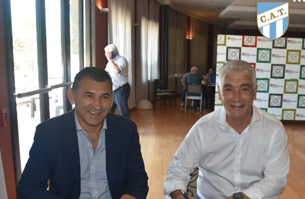 Omar De Felipe oficializó su vínculo con Atlético Tucumán