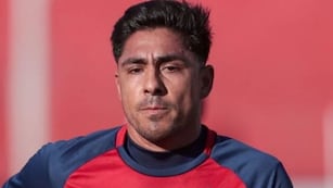 Qué se habrían llevado en el allanamiento a la casa del jugador de Unión Santa Fe y qué tendrían que ver con la causa de abuso infantil