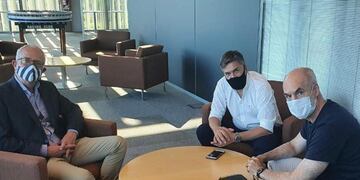 El diputado provincial se reunió con el Jefe de Gobierno porteño y causó revuelo en la oposición chaqueña.