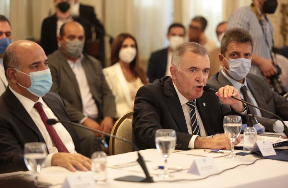 Firmaron el acta compromiso para el inicio de obras de la Estación Multimodal de Cargas de Cevil Pozo