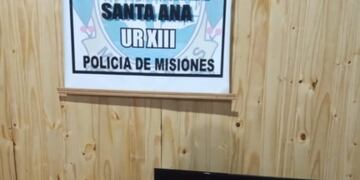 La policía de Santa Ana detuvo a tres jóvenes por robar en una vivienda